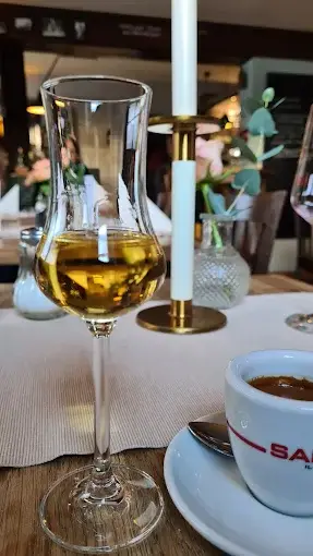 Italienischer Digestif im Restaurant Südlich Lauf