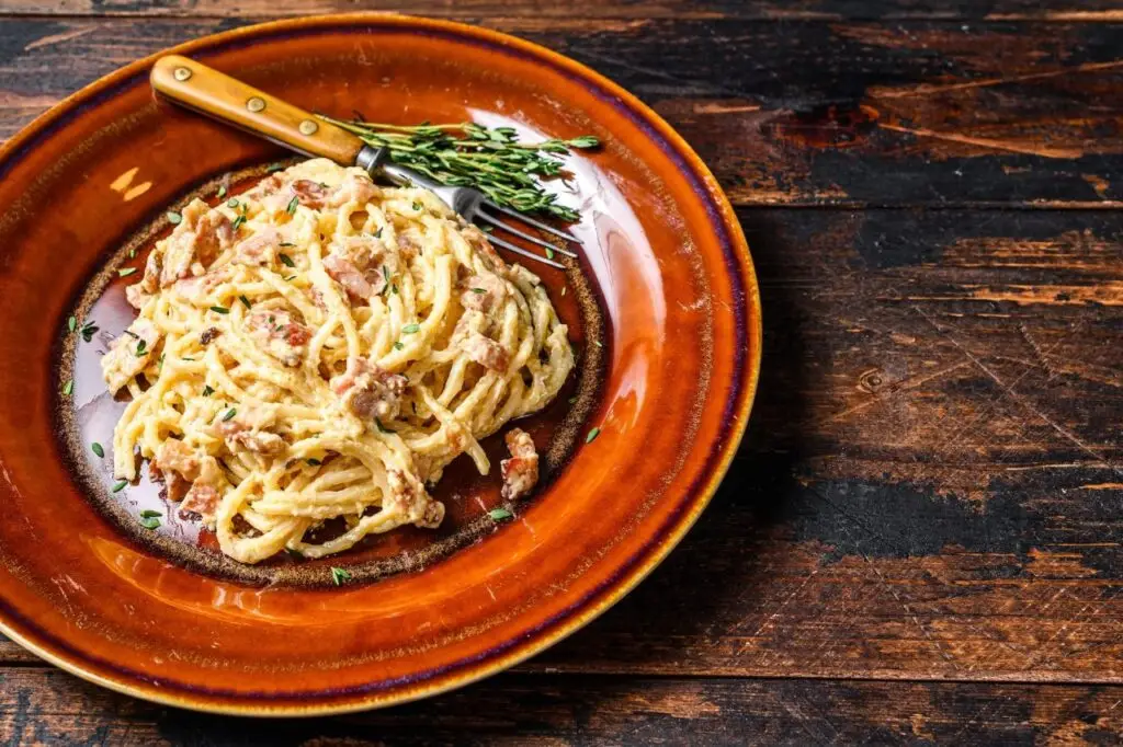 Hausgemachte Spaghetti Carbonara - Pasta Restaurant Südlich Lauf